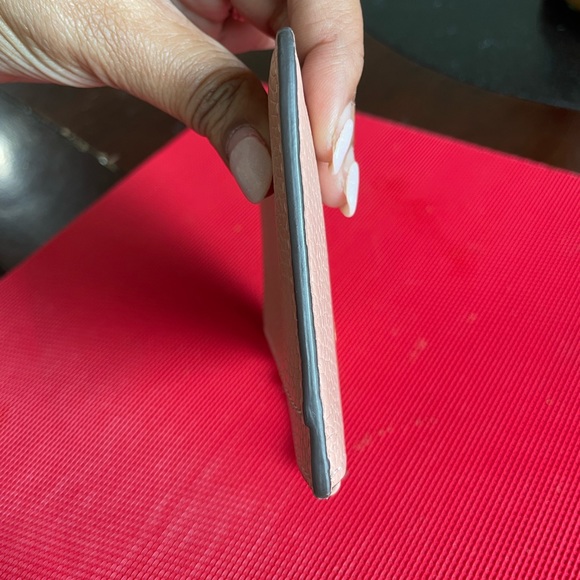 Authentic Tory Burch Wallet with Zipper and 5 card slots - Pink with Gold T - Picture 5 of 7